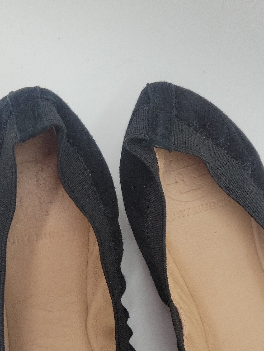 Tory Burch Black Suede Logo Ballet Flats with Gold Tone Logo size 8.5 - Picture 5 of 8
